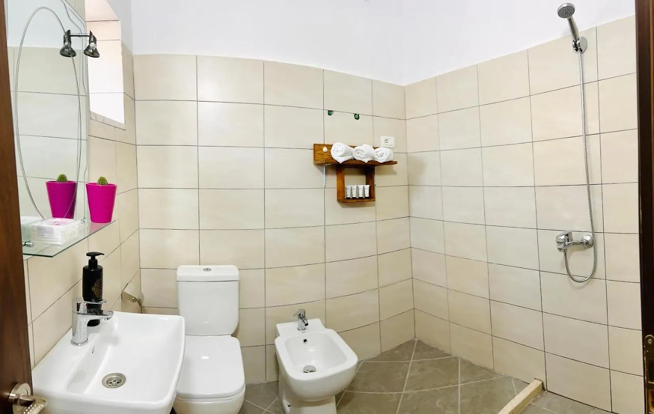 Pensionat Villa Ensalv Berat - Apartment - Room - Penthouse