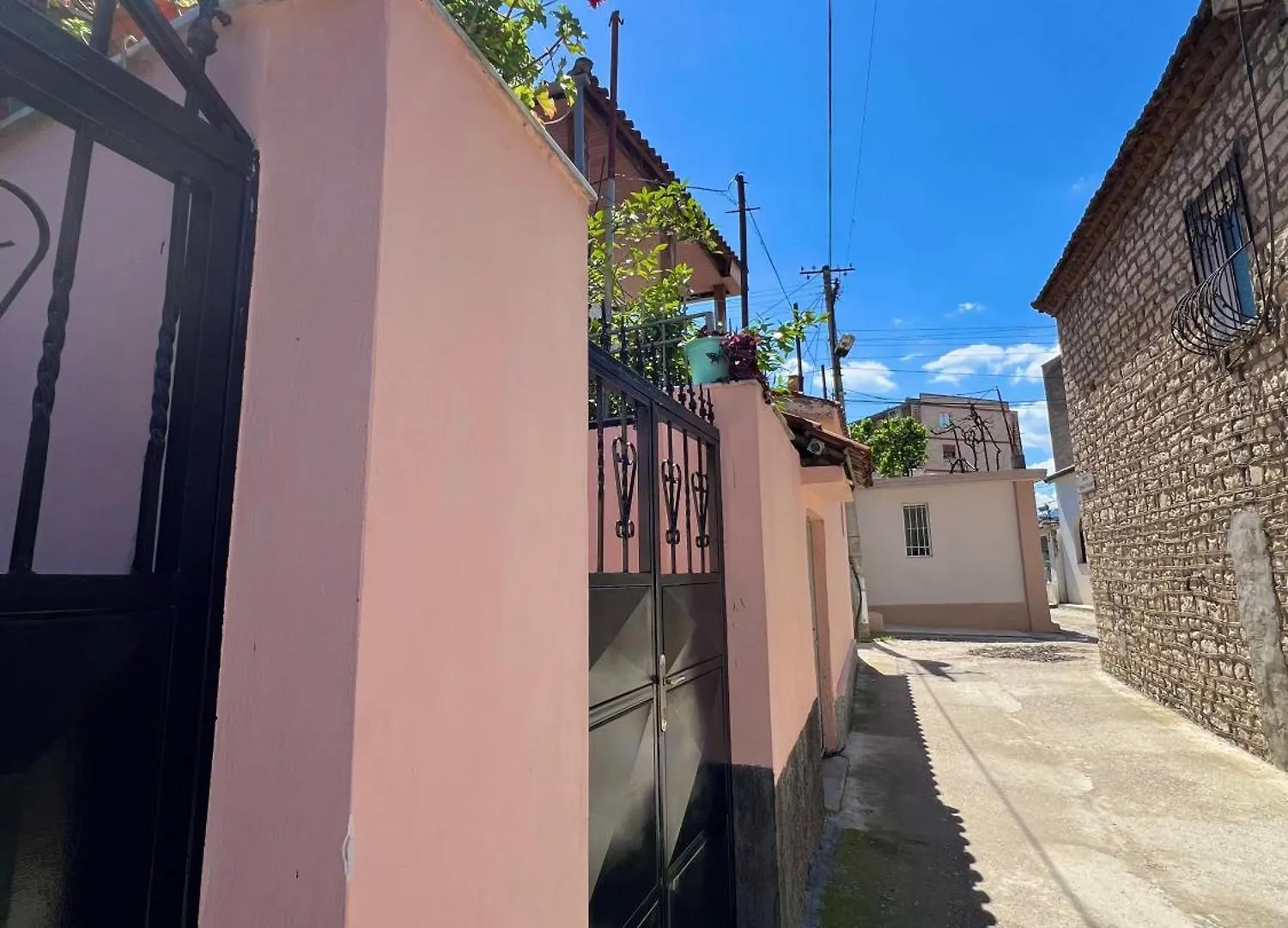 Villa Ensalv Berat - Apartment - Room - Penthouse Pensionat