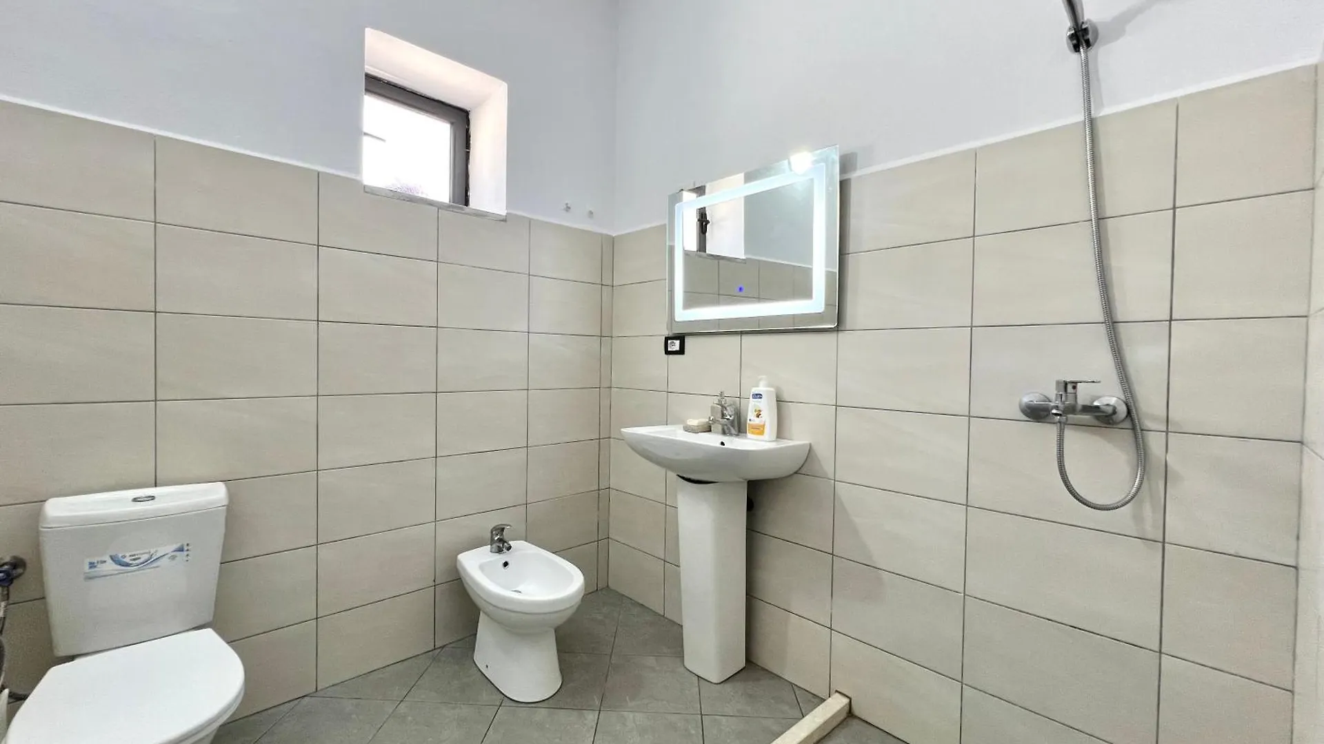 Villa Ensalv Berat - Apartment - Room - Penthouse Pensionat