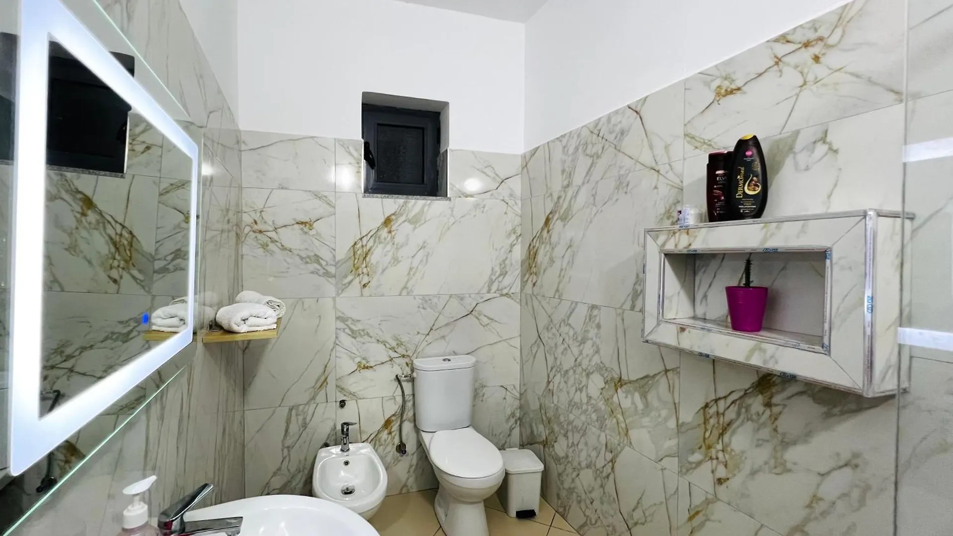 Villa Ensalv Berat - Apartment - Room - Penthouse Albanien